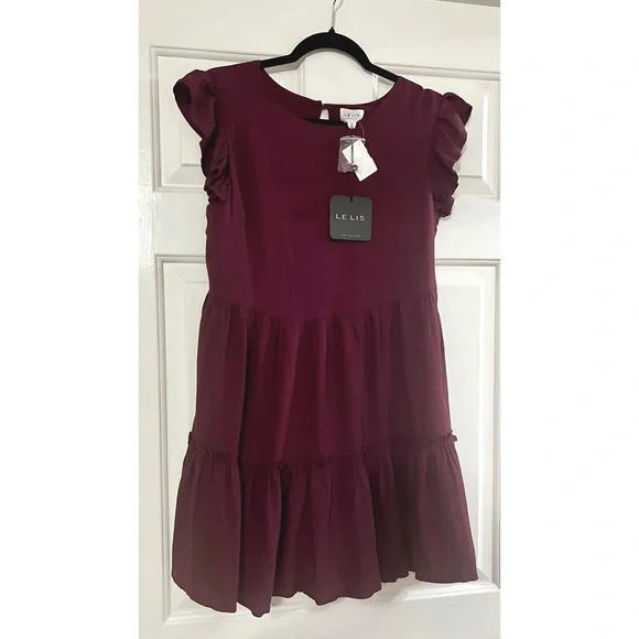 NWT Le Lis Burgundy Tiered Lined Ruffle Side Zip Back Button Easy to Wear Dress - Picture 2 of 10